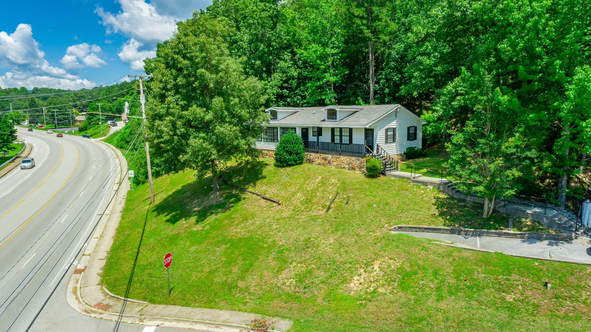 1360 Highland Road Chattanooga, TN 37415 - Photo 4 of 52 Front View