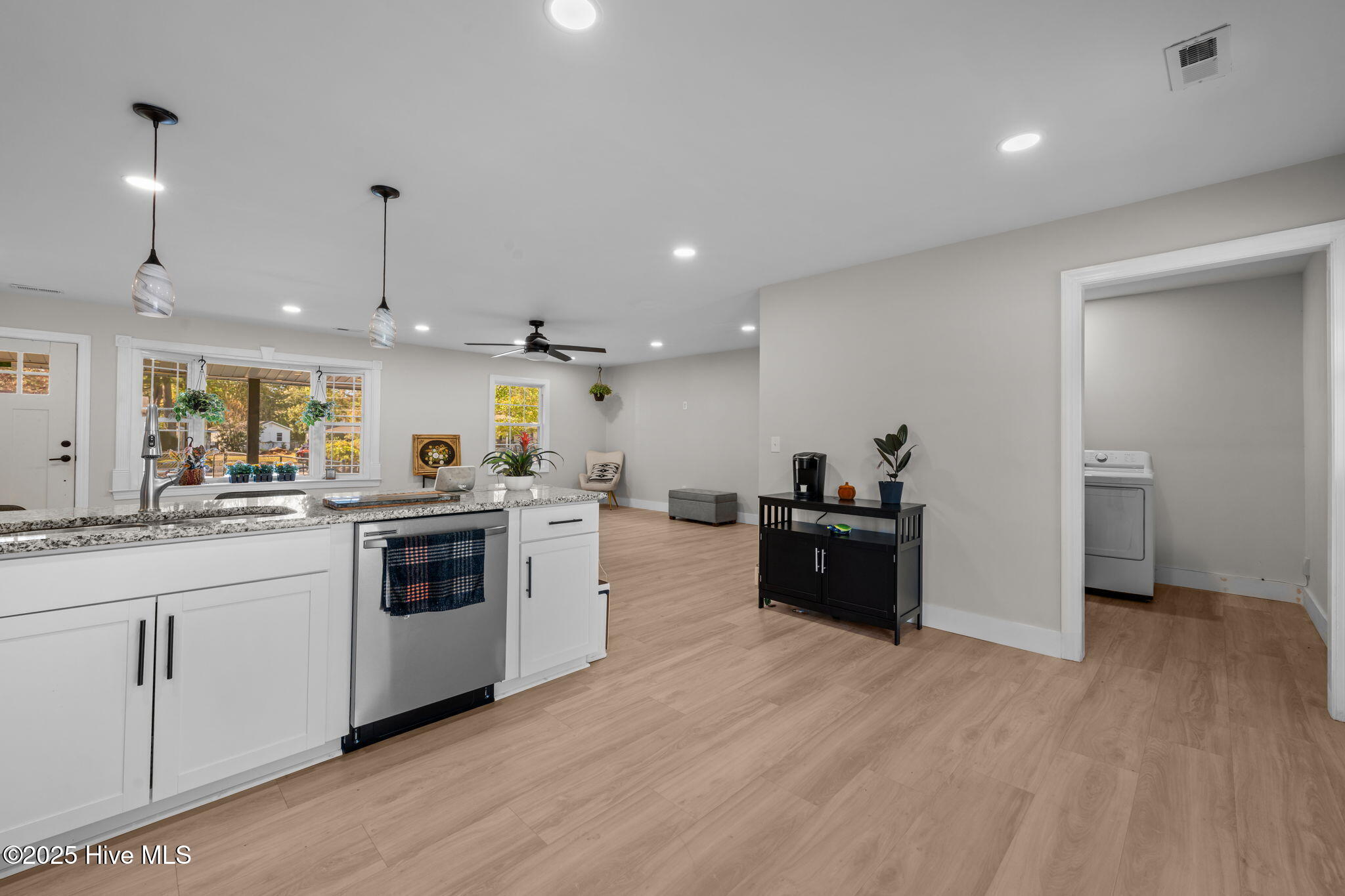 206 Fairview Street Havelock, NC 28532 - Photo 14 of 40 27-web-or-mls-DSC_6703