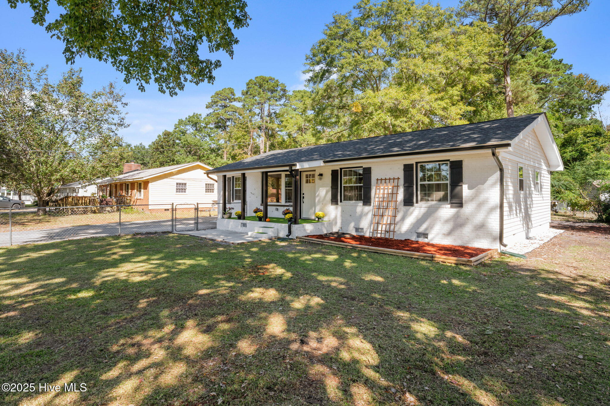 206 Fairview Street Havelock, NC 28532 - Photo 3 of 40 39-web-or-mls-DSC_6722