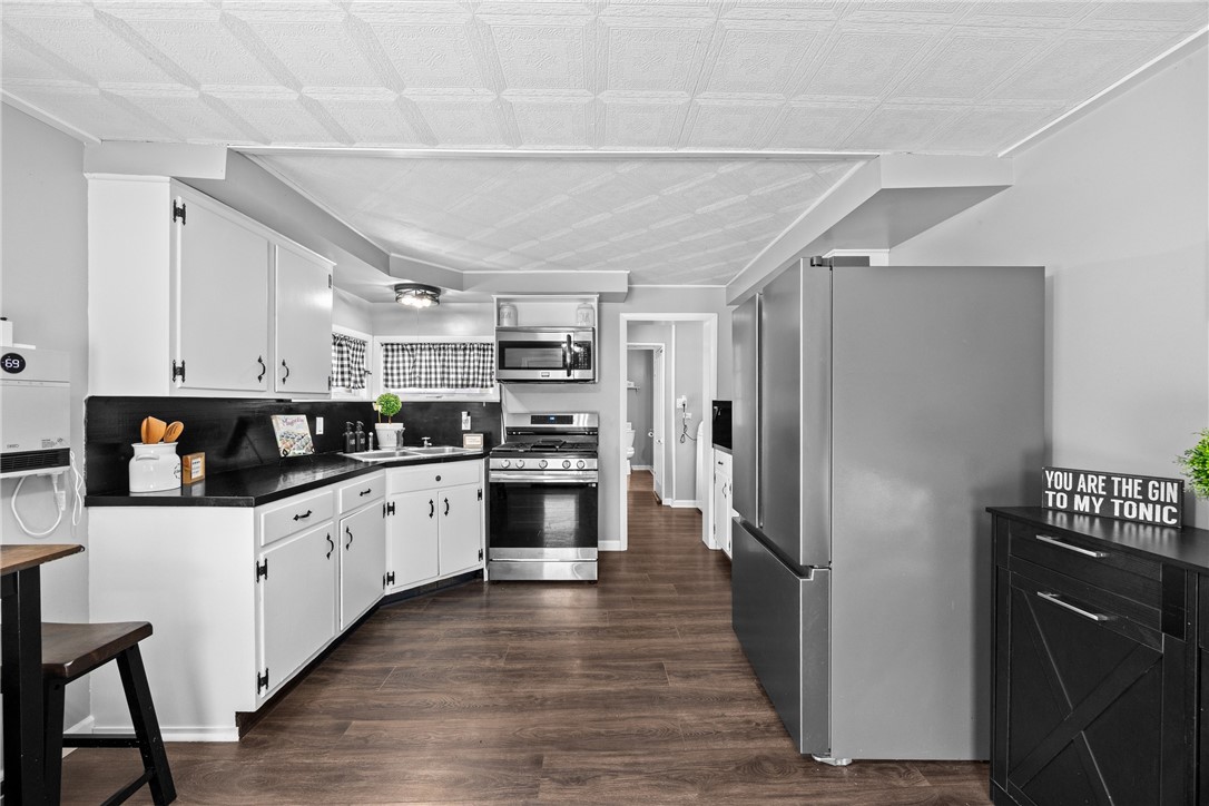 8657 Travell Road Lyons, NY 14489 - Photo 16 of 47 Eat in Kitchen