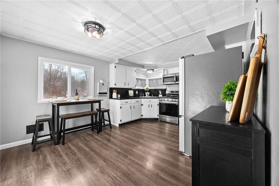 8657 Travell Road Lyons, NY 14489 - Photo 17 of 47