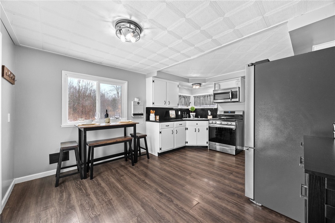 8657 Travell Road Lyons, NY 14489 - Photo 18 of 47