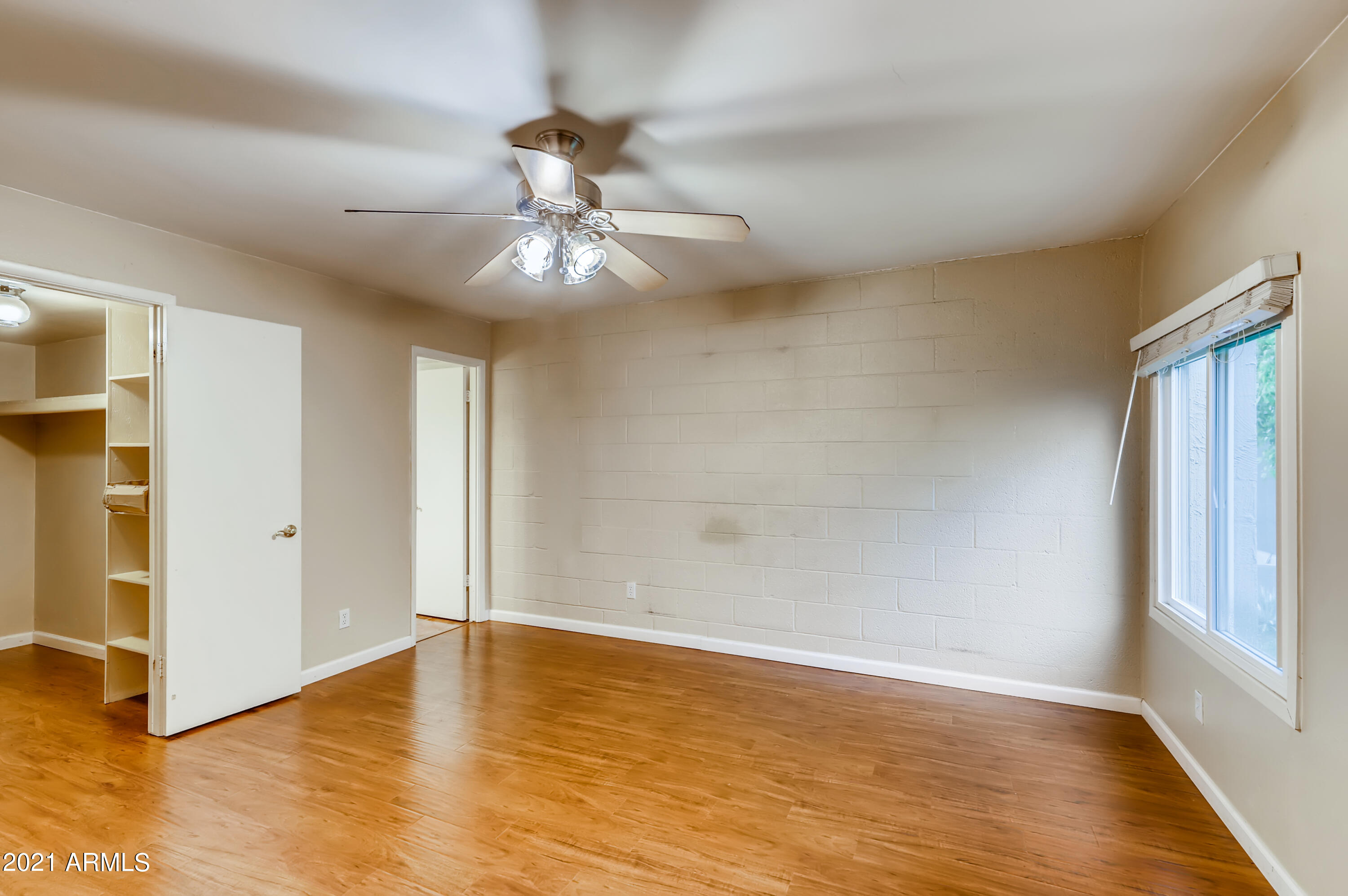 4201 East Camelback Road, Unit 26 Phoenix, AZ 85018 - Photo 18 of 33 18-940743515-19 Primary Bedroom