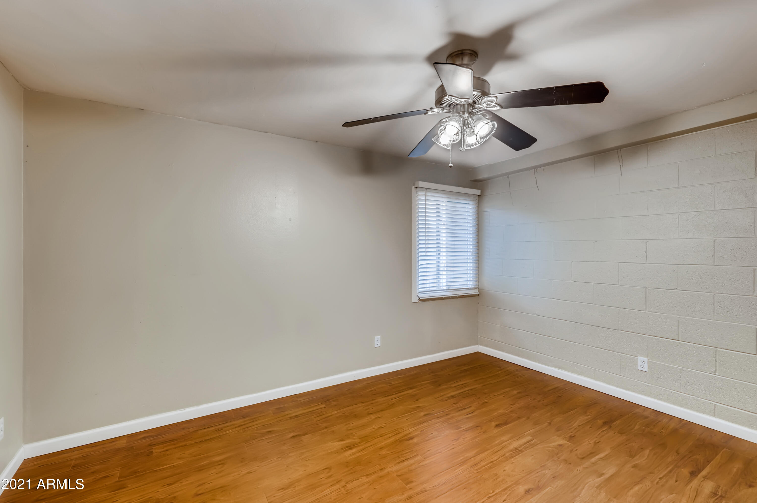 4201 East Camelback Road, Unit 26 Phoenix, AZ 85018 - Photo 22 of 33 22-885544629-23 Bedroom
