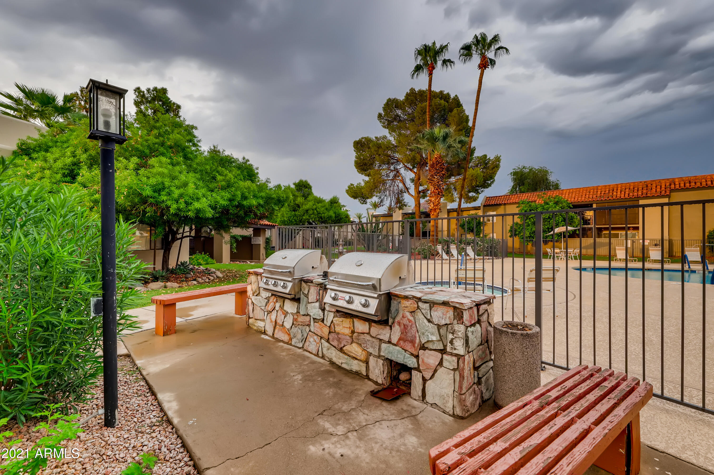 4201 East Camelback Road, Unit 26 Phoenix, AZ 85018 - Photo 32 of 33 32-868145728-33 Courtyard