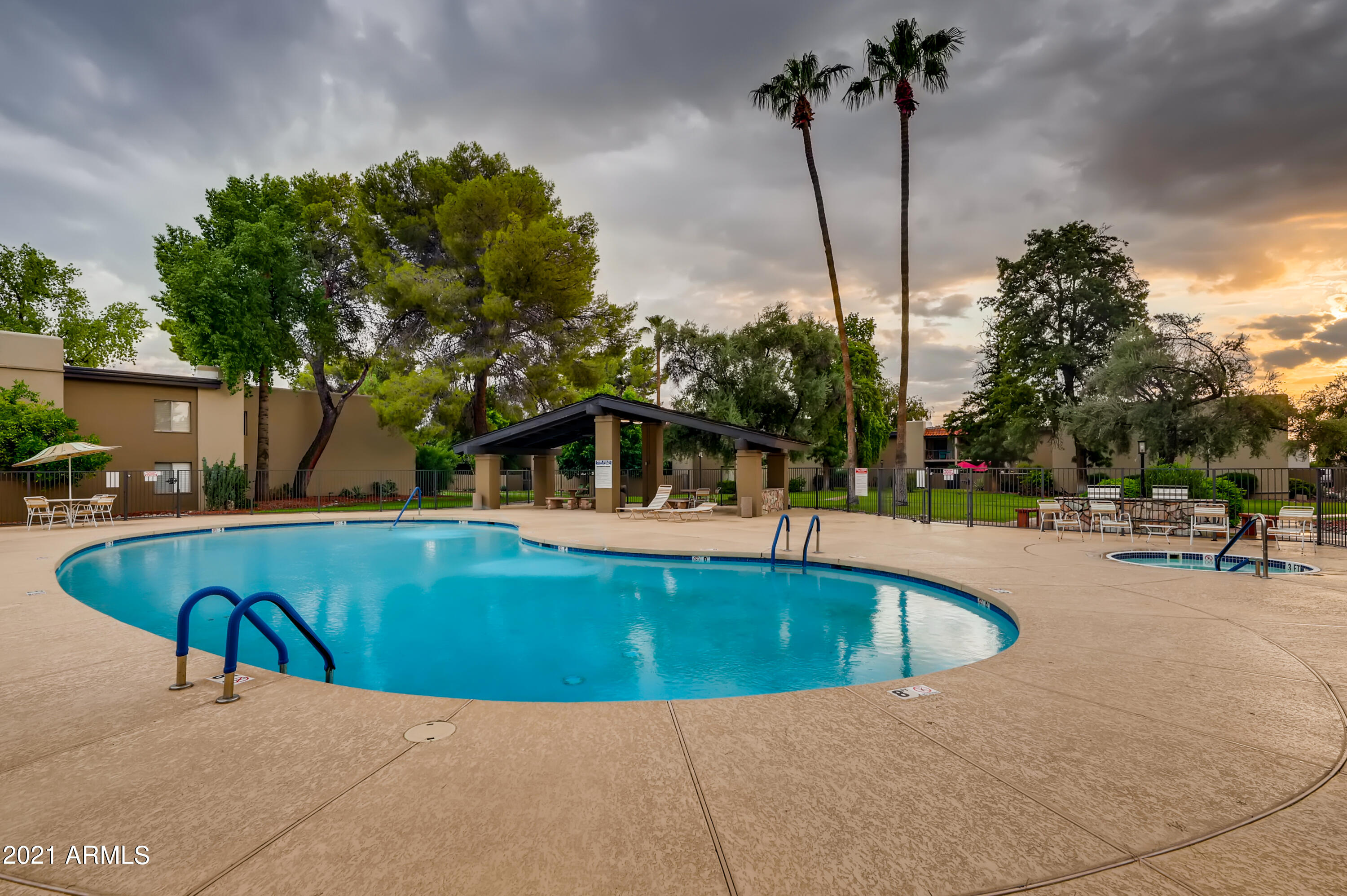 4201 East Camelback Road, Unit 26 Phoenix, AZ 85018 - Photo 33 of 33 33-846328516-34 Exterior Pool
