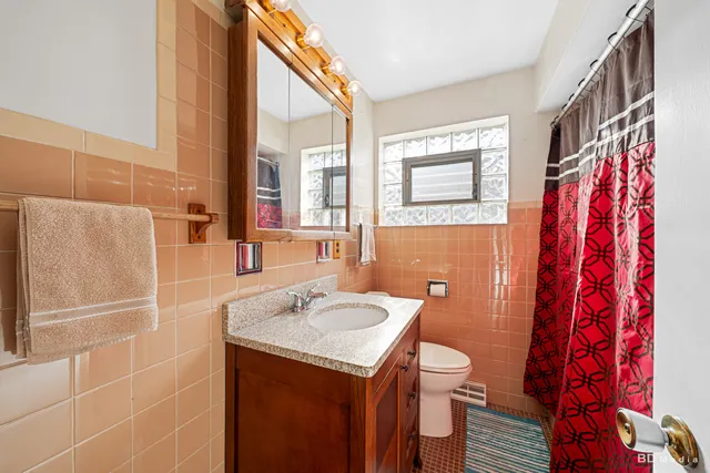 $179,900 | 15056 Wabash Avenue, South Holland, IL 60473