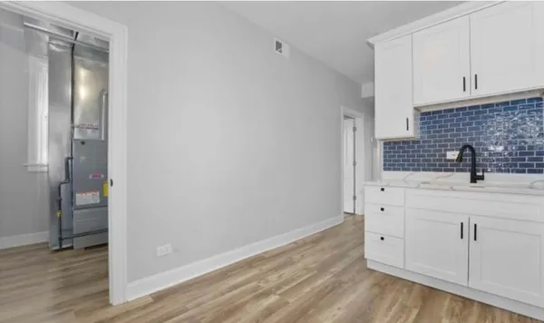 $1,600 | 957 North Central Park Avenue, Unit 2, Chicago, IL 60651
