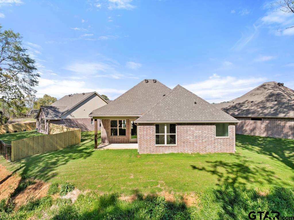 496 Preston Rdg Drive Tyler, TX 75703 - Photo 32 of 34 a view of a yard in front of house