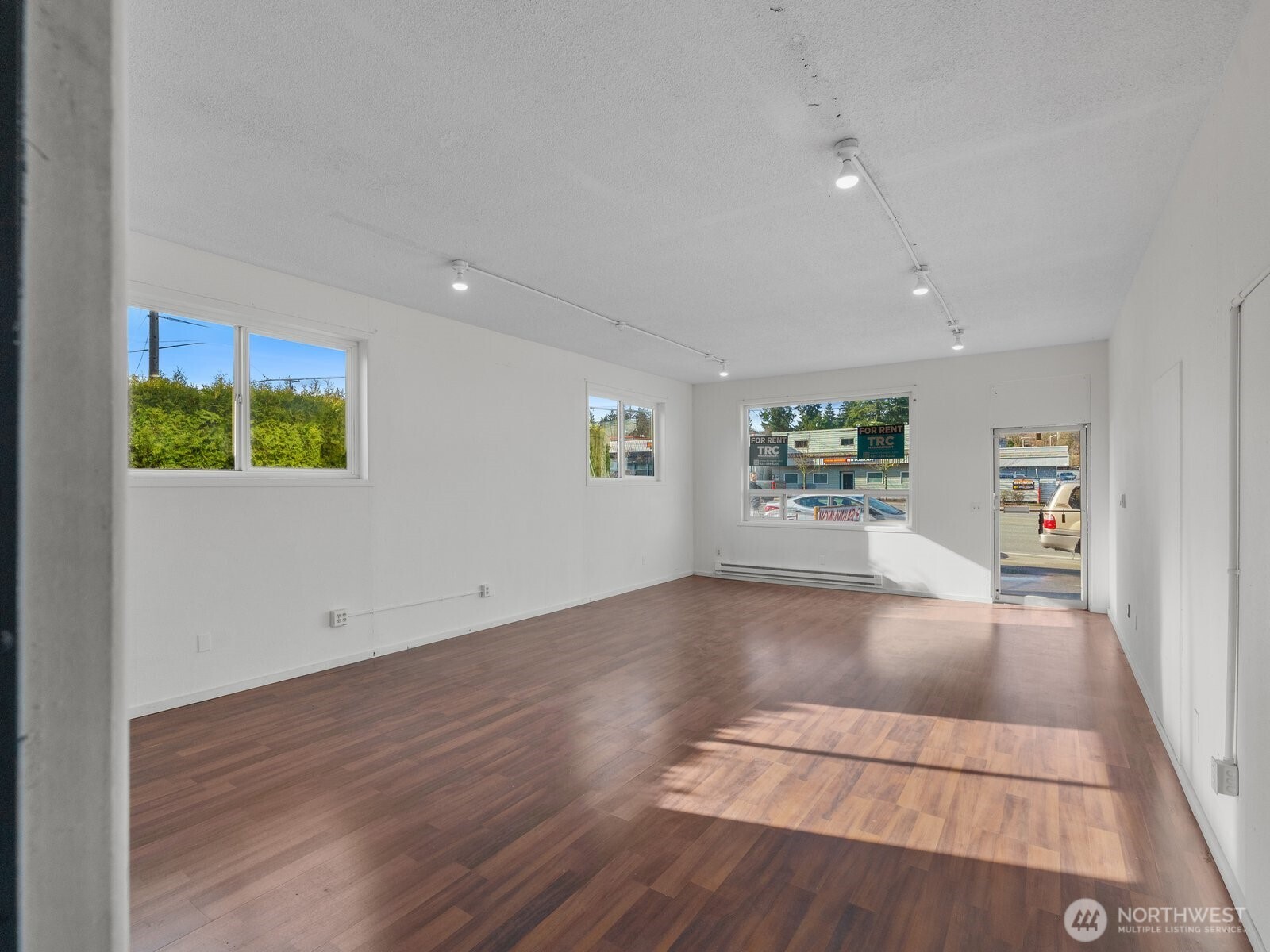 6325 Evergreen Way Everett, WA 98203 - Photo 11 of 38