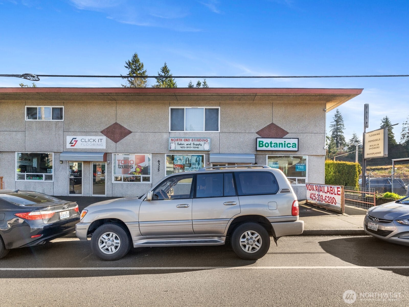 6325 Evergreen Way Everett, WA 98203 - Photo 3 of 38