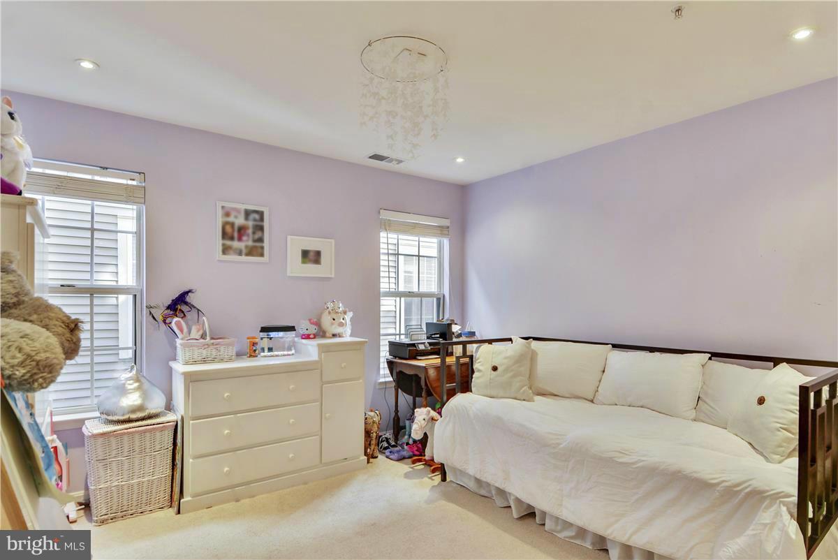 103 Timberbrook Lane, Unit 101 Gaithersburg, MD 20878 - Photo 16 of 27 Bedroom