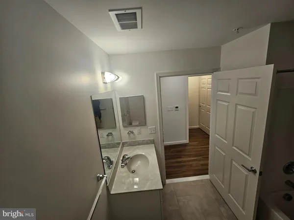 $1,865 | 200 Hamilton Avenue, Unit 105, Trenton, NJ 08609