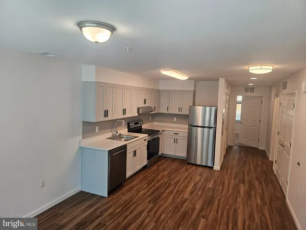 $1,865 | 200 Hamilton Avenue, Unit 105, Trenton, NJ 08609