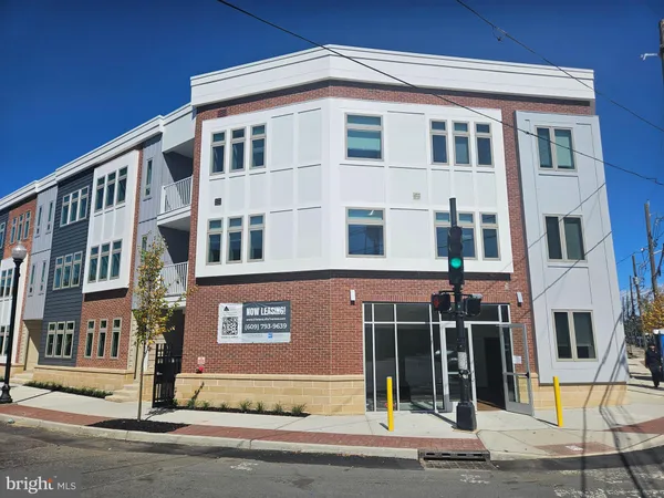 $1,865 | 200 Hamilton Avenue, Unit 105, Trenton, NJ 08609