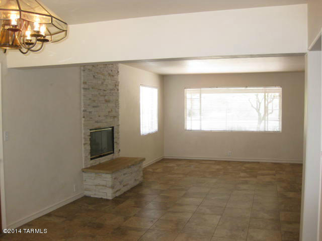 2017 East Rennoc Stravenue Tucson, AZ 85719 - Photo 10 of 38 Gallery Image 10