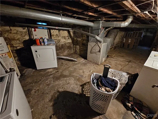 $137,400 | 21-23 Derby Avenue, Auburn, NY 13021