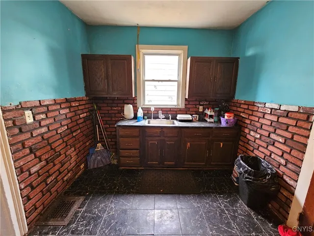 $137,400 | 21-23 Derby Avenue, Auburn, NY 13021