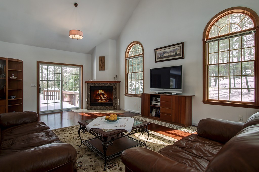 2 Davis Road Southborough, MA 01772 - Photo 5 of 28 Gallery Image 5