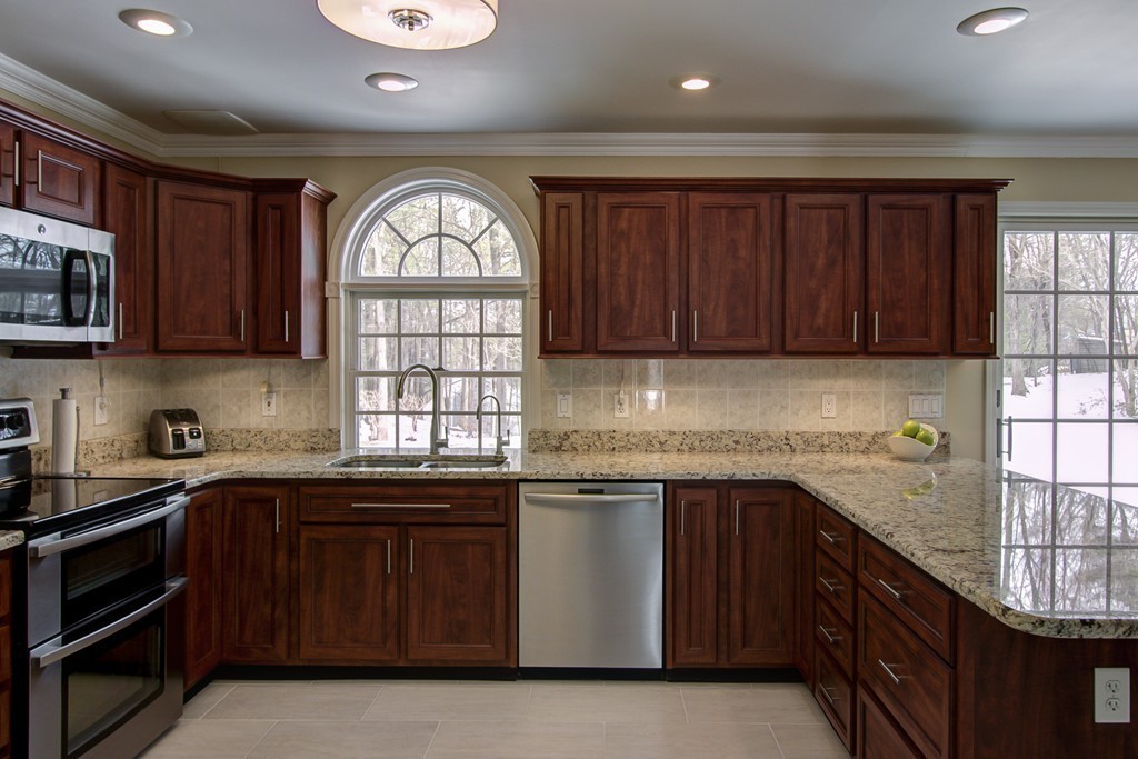2 Davis Road Southborough, MA 01772 - Photo 7 of 28 Gallery Image 7