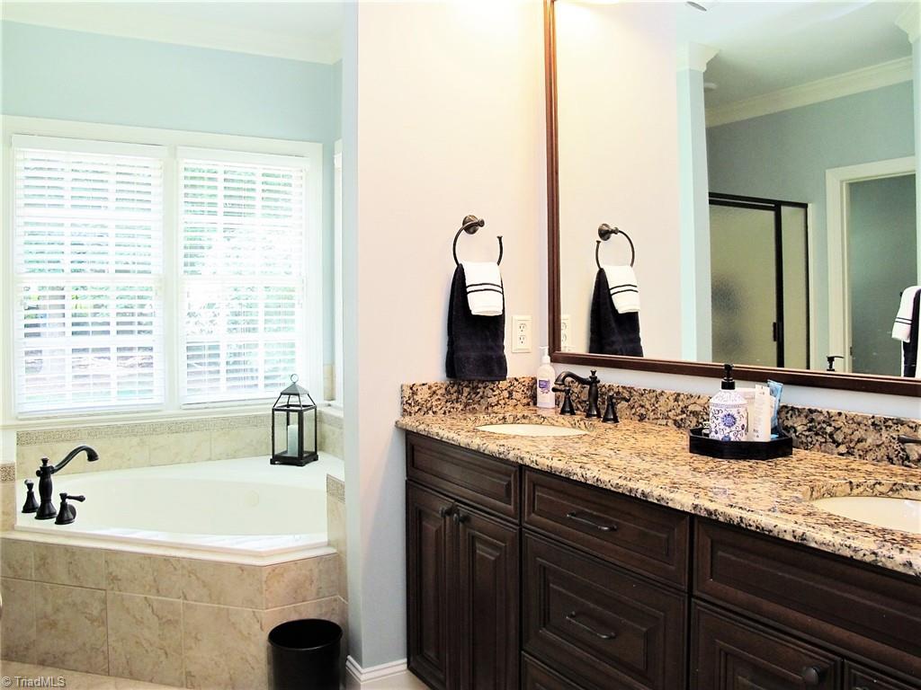8077 Glengarriff Road Clemmons, NC 27012 - Photo 17 of 48 Gallery Image 17