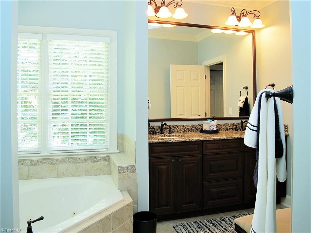 8077 Glengarriff Road Clemmons, NC 27012 - Photo 18 of 48 Gallery Image 18