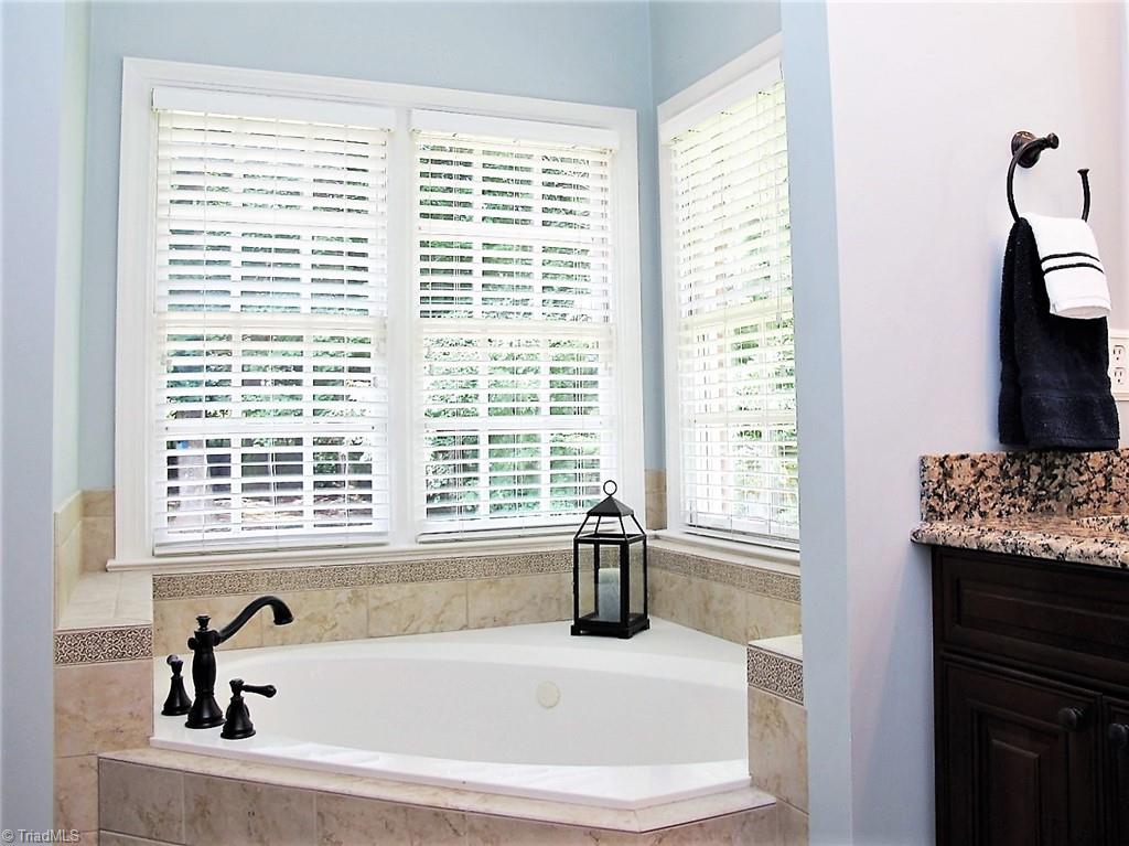 8077 Glengarriff Road Clemmons, NC 27012 - Photo 19 of 48 Gallery Image 19