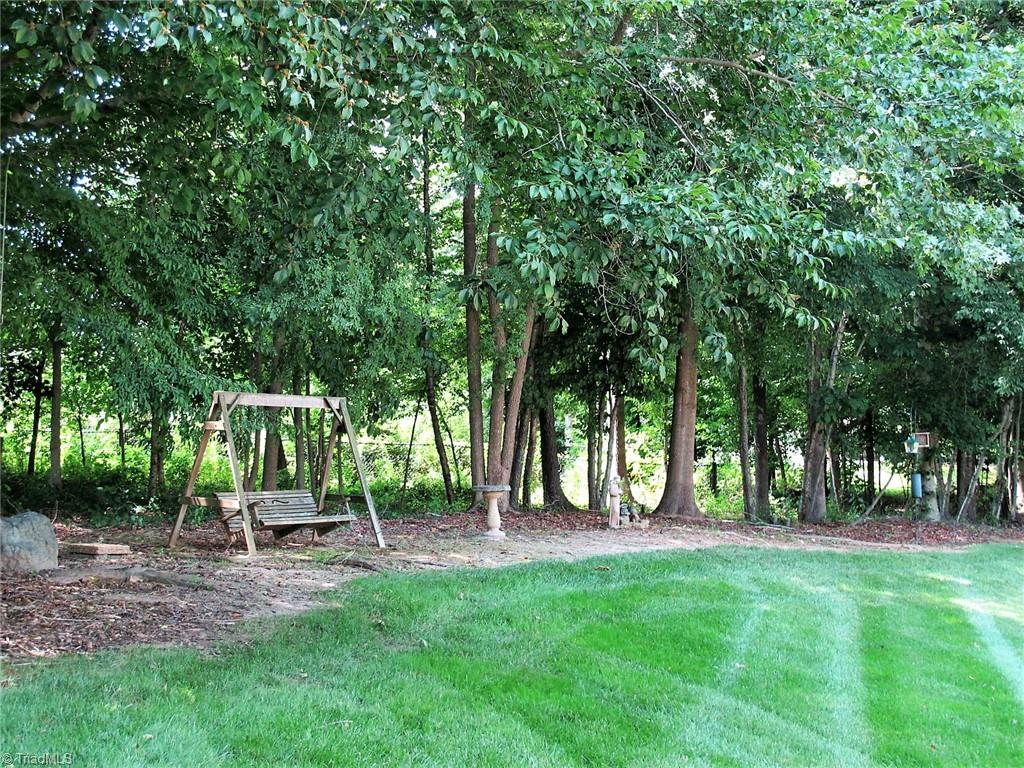 8077 Glengarriff Road Clemmons, NC 27012 - Photo 47 of 48 Gallery Image 47
