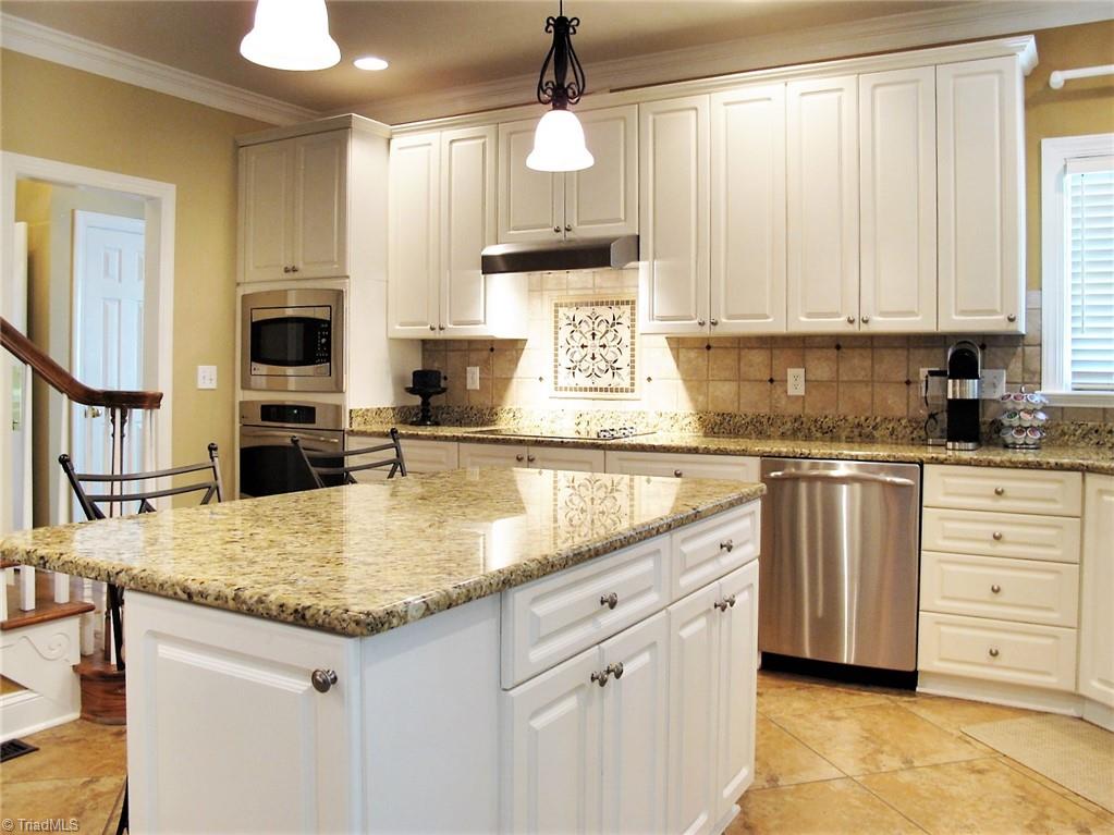 8077 Glengarriff Road Clemmons, NC 27012 - Photo 10 of 48 Gallery Image 10