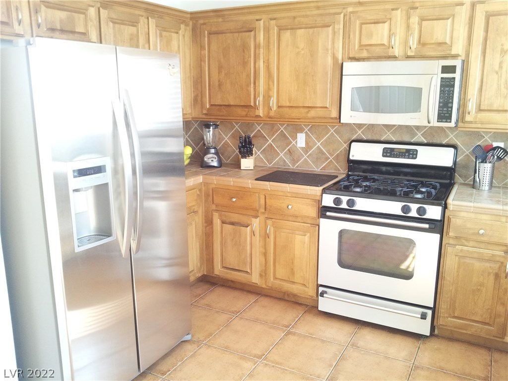 7293 Morrison Street Las Vegas, NV 89148 - Photo 3 of 23