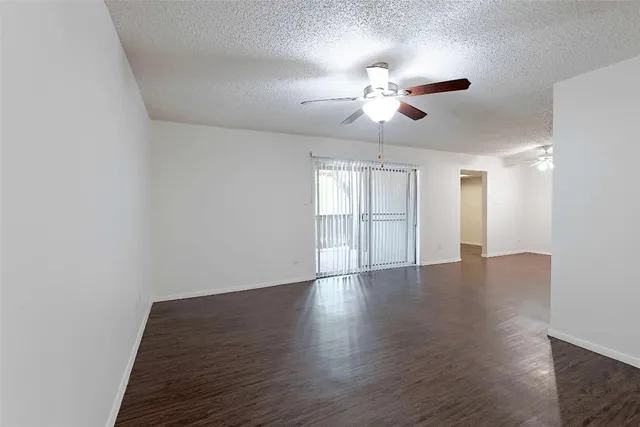 $1,200 | 3600 Greystone Drive, Unit 901, Austin, TX 78731