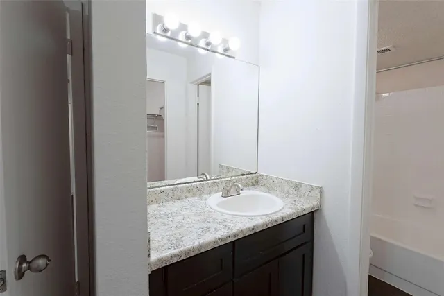 $1,200 | 3600 Greystone Drive, Unit 901, Austin, TX 78731