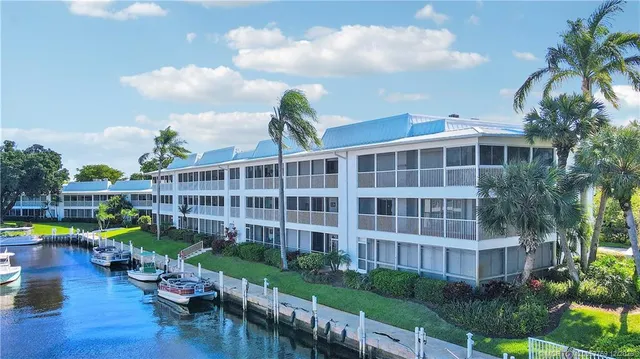 $319,000 | 1864 Southwest Palm City Road, Unit 204, Stuart, FL 34994