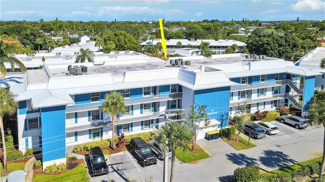 $319,000 | 1864 Southwest Palm City Road, Unit 204, Stuart, FL 34994