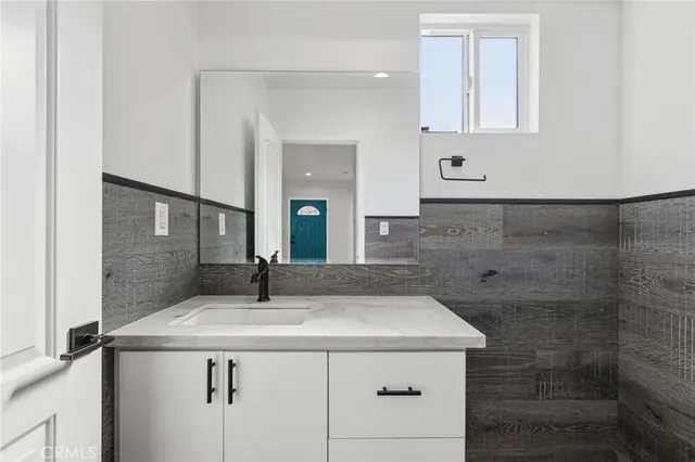 $1,299,000 | 2806 Cudahy Street, Huntington Park, CA 90255