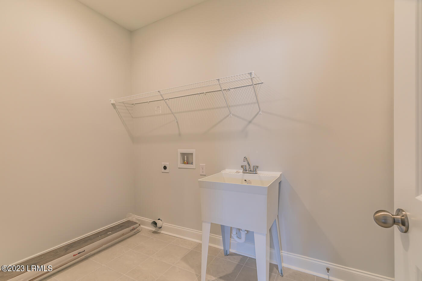 225 Ramport Street Ridgeland, SC 29936 - Photo 16 of 39 17 Laundry and pantry
