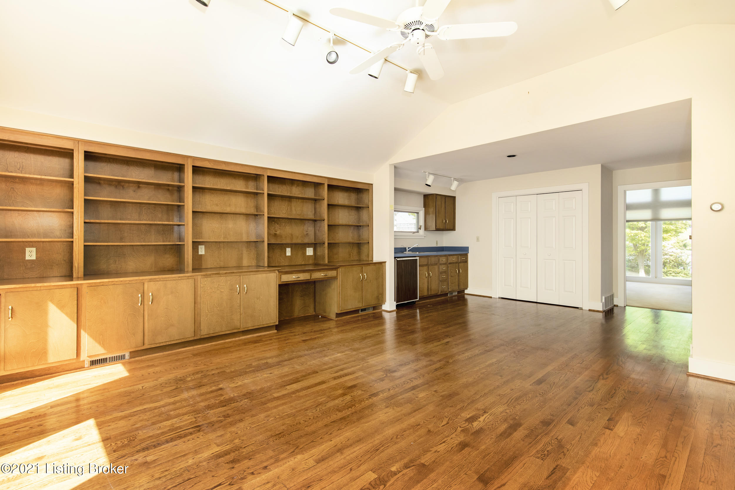 4502 River Road Louisville, KY 40222 - Photo 59 of 65 Great Room