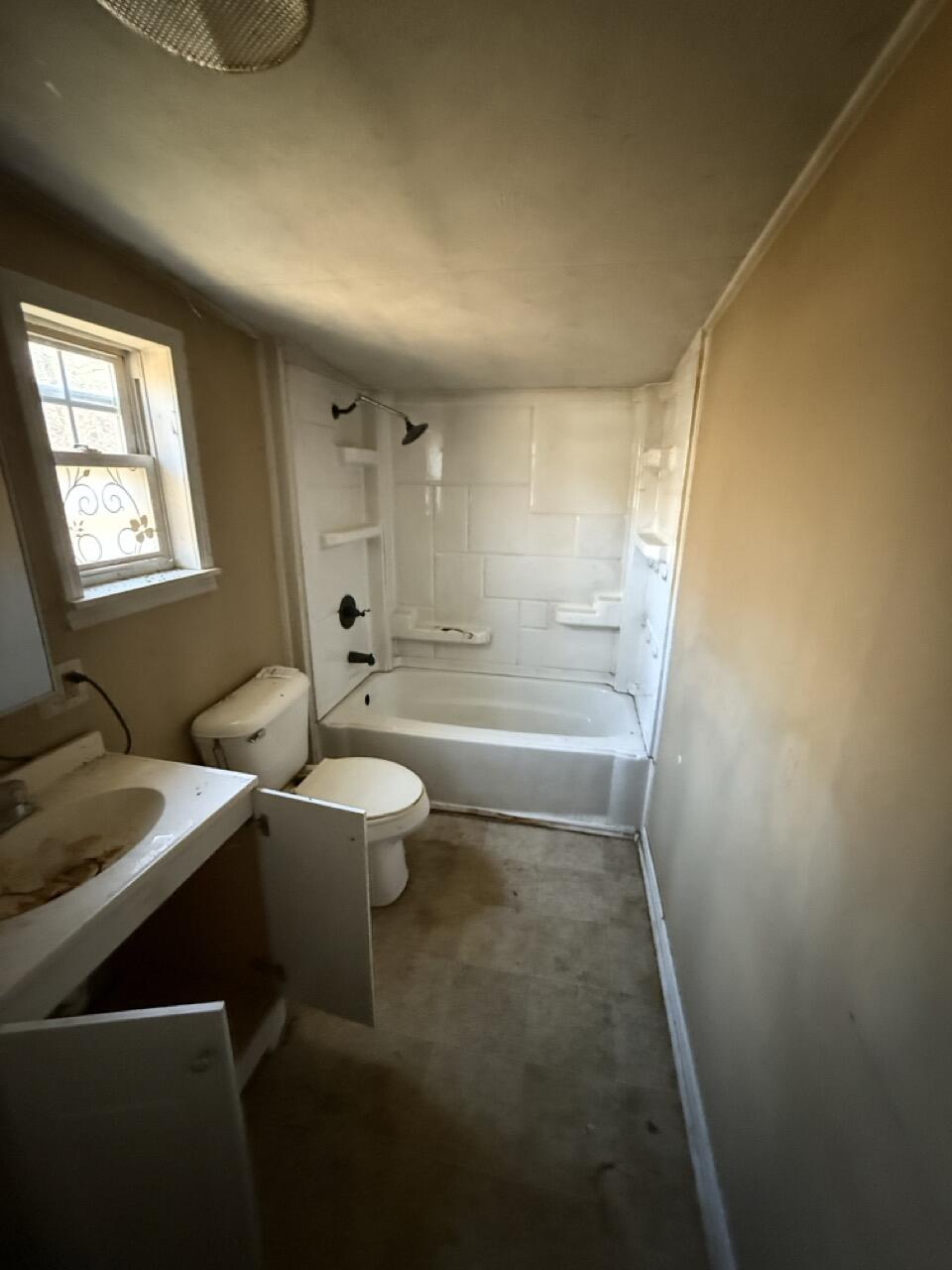 535 Mt Vernon Road Berea, KY 40403 - Photo 12 of 12 Interior_Bath_1
