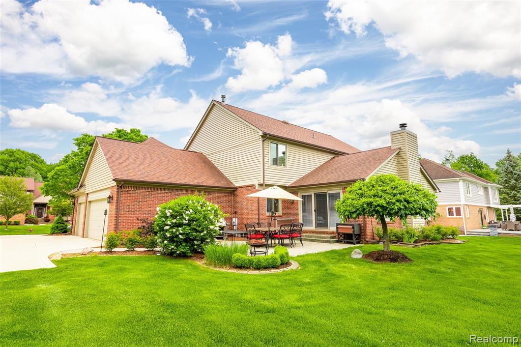 1202 Lakeview Drive Rochester Hills, MI 48306 - Photo 31 of 34