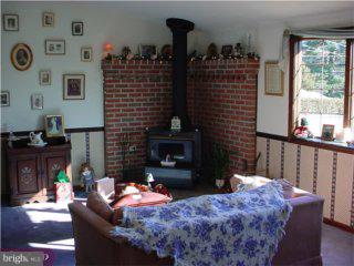 216 Garth Road Oreland, PA 19075 - Photo 3 of 5 Gallery Image 3