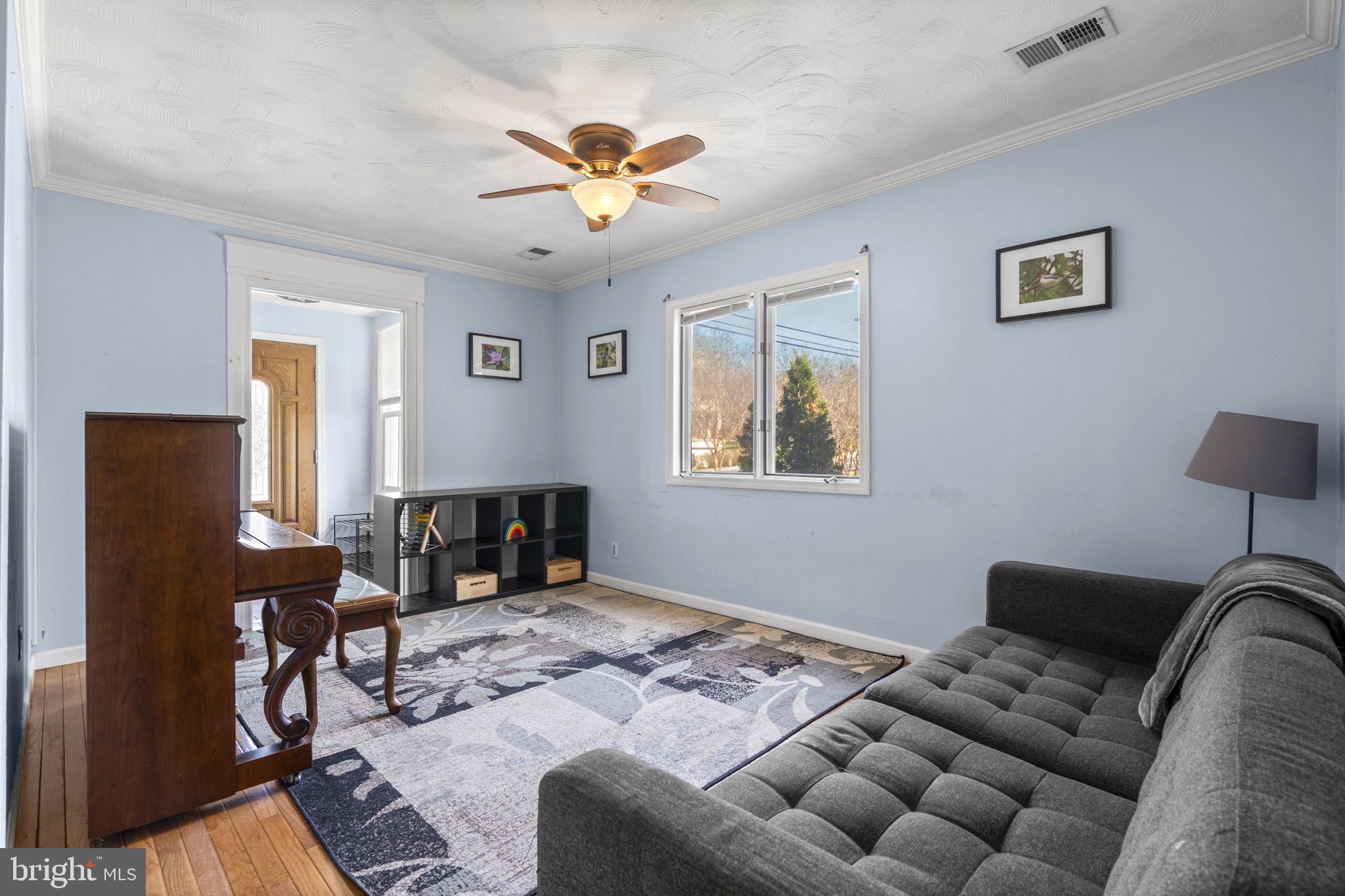 4905 Decatur Street Hyattsville, MD 20781 - Photo 3 of 25