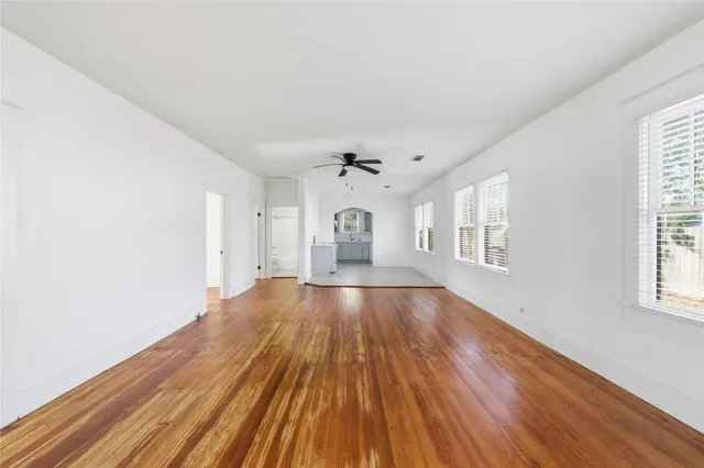 $1,600 | 3808 Highway 3, Dickinson, TX 77539