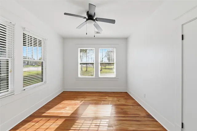 $1,600 | 3808 Highway 3, Dickinson, TX 77539