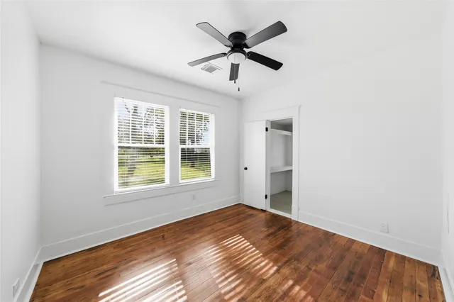 $1,600 | 3808 Highway 3, Dickinson, TX 77539