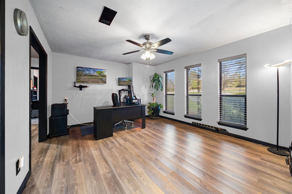 206 County Road Paris, TX 75462 - Photo 5 of 40