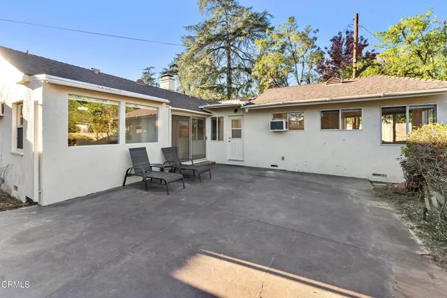 a view of outdoor space yard and porch