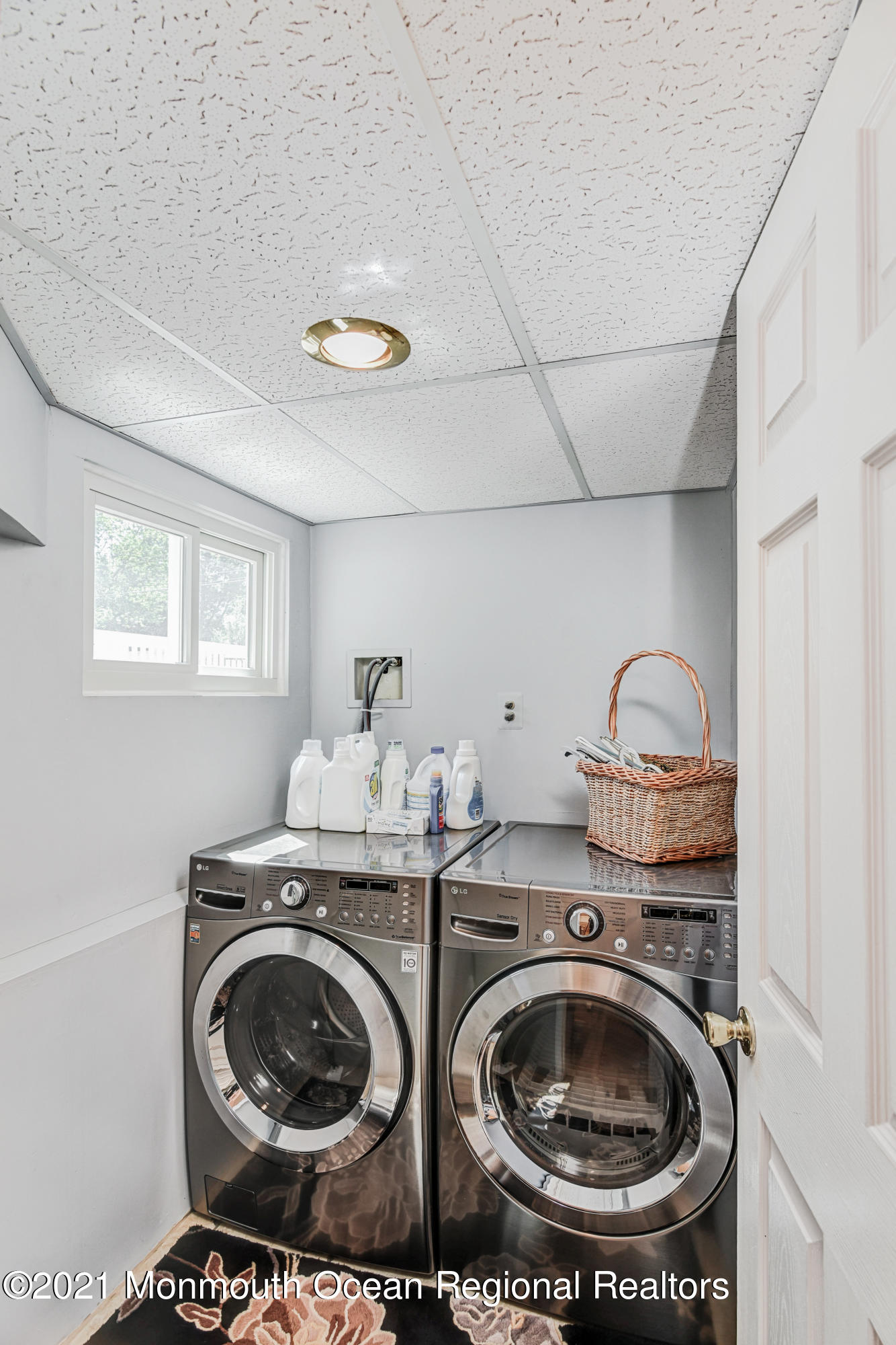 7 Crescent Road Holmdel, NJ 07733 - Photo 14 of 25 14-Laundry Room