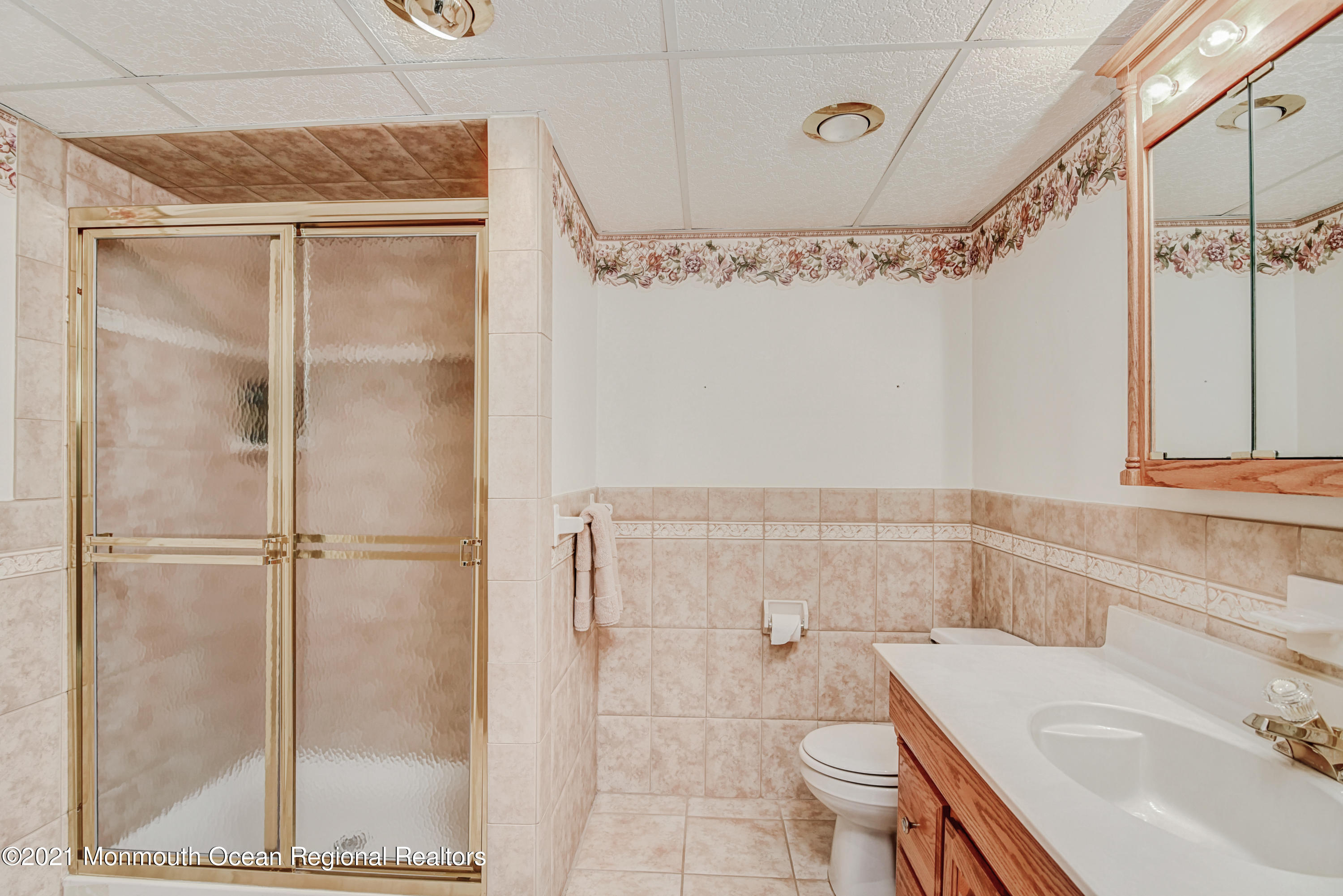 7 Crescent Road Holmdel, NJ 07733 - Photo 15 of 25 15-Bathroom