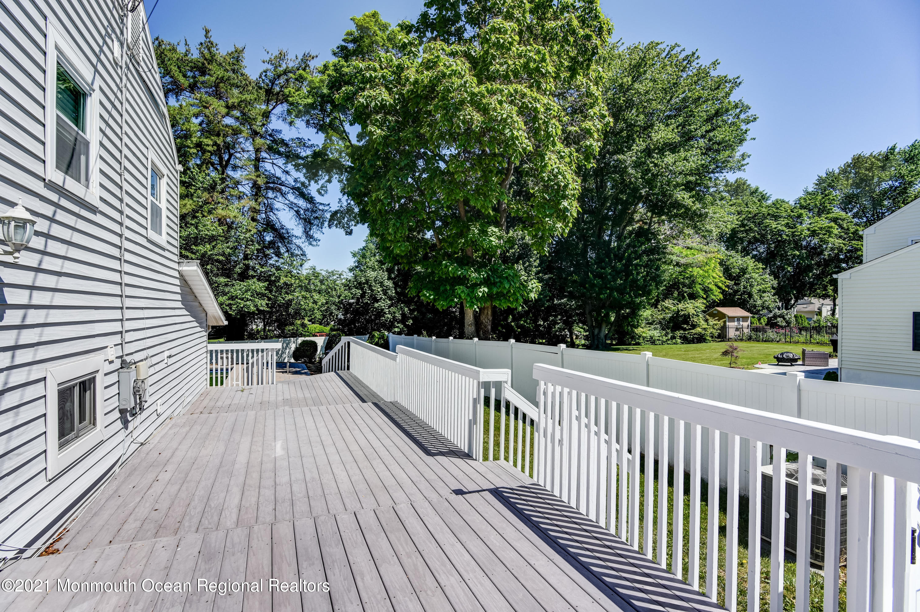 7 Crescent Road Holmdel, NJ 07733 - Photo 20 of 25 20-Deck