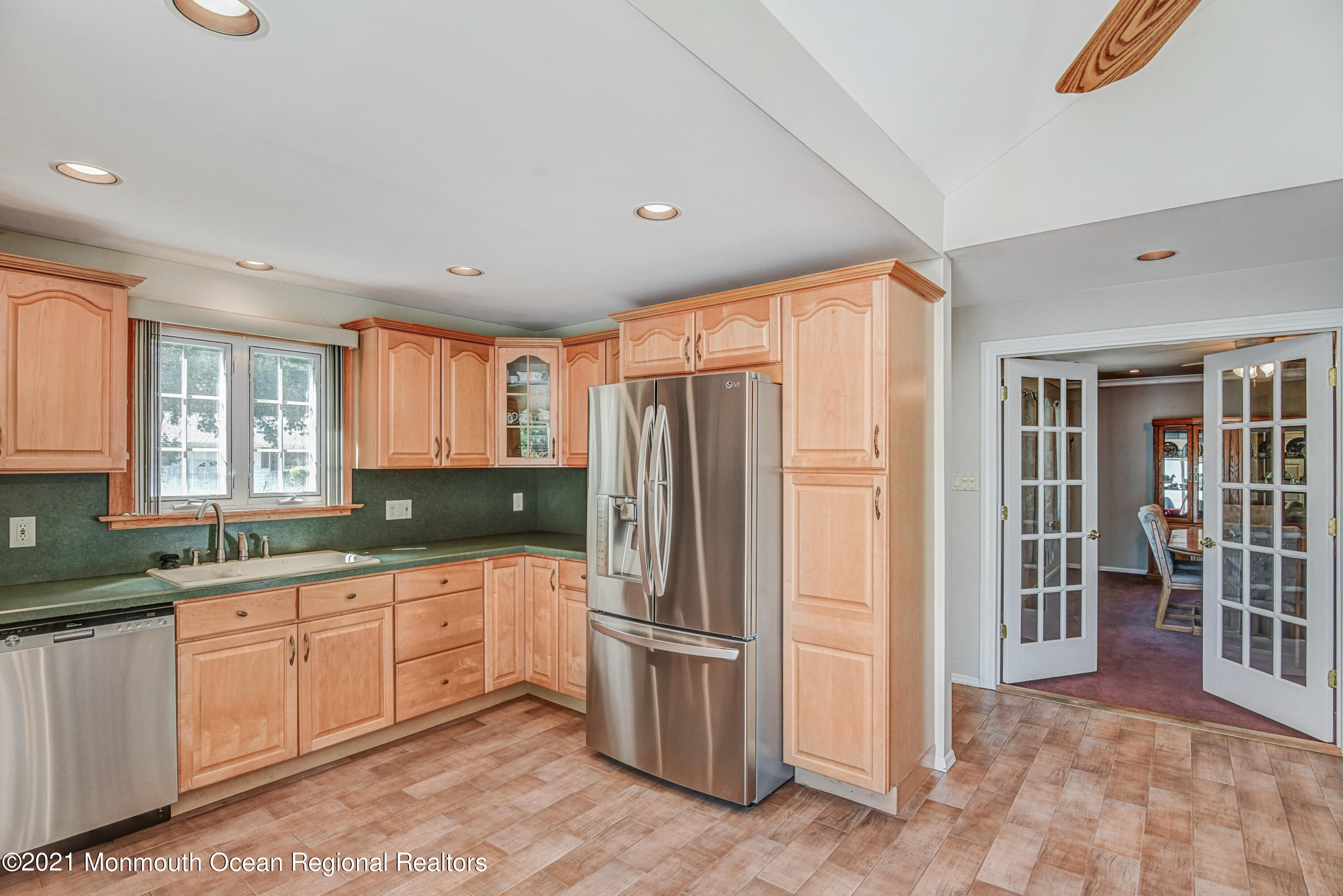 7 Crescent Road Holmdel, NJ 07733 - Photo 6 of 25 06-Kitchen